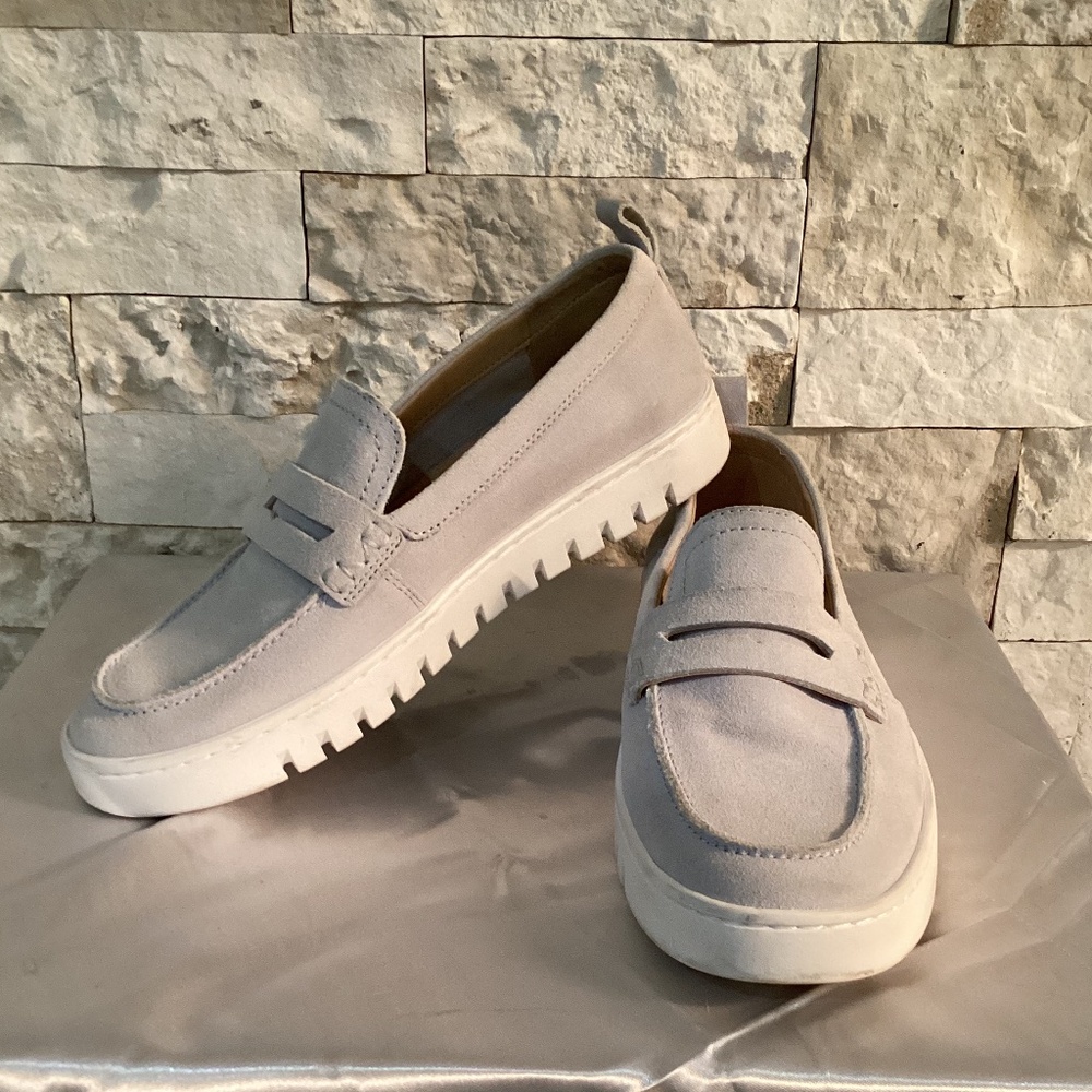 Vionic Uptown Loafer in the Skyway color